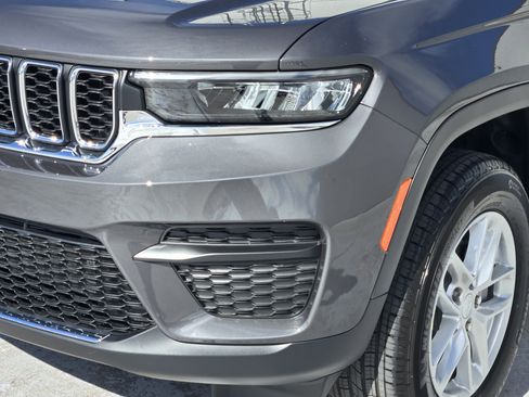 New 2025 Jeep Grand Cherokee Laredo X w/ Luxury Tech Group I image 6