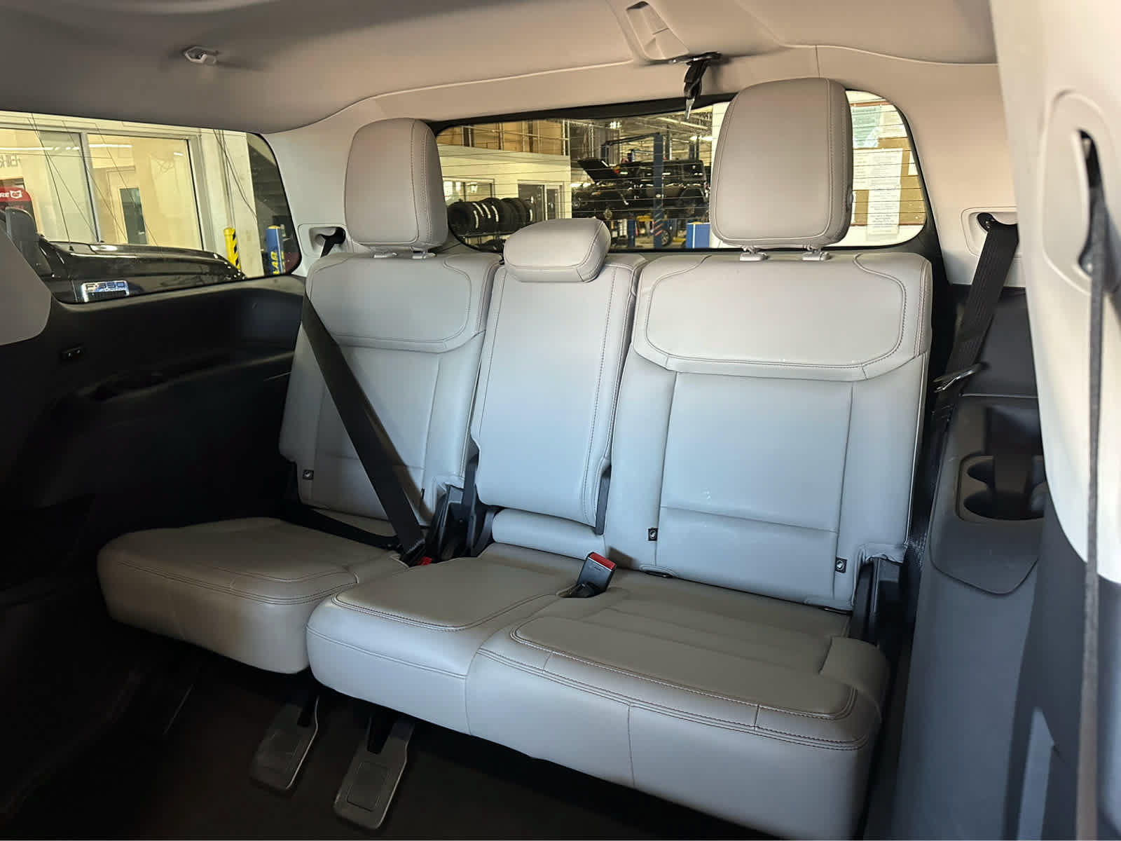 Certified 2025 Ford Expedition Active AWD/4WD image 28