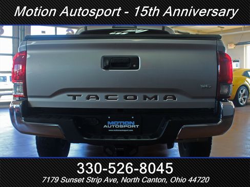 Used 2019 Toyota Tacoma TRD Off-Road image 9