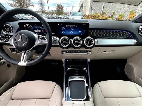 New 2026 Mercedes-Benz GLB 250 4MATIC image 5
