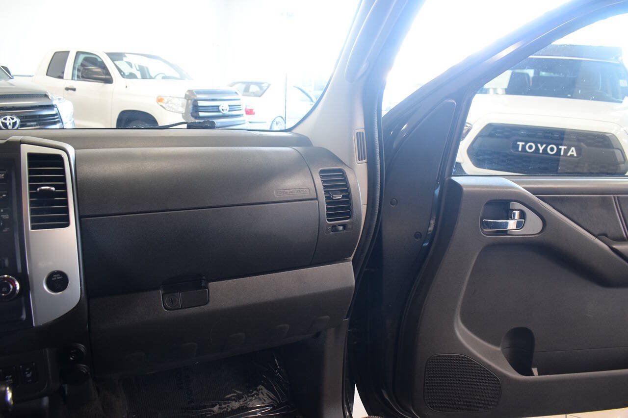 Used 2010 Nissan Frontier PRO-4X w/ Pro-4x Value Truck Pkg AWD/4WD image 32