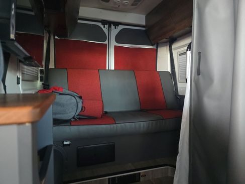 Used 2022 RAM ProMaster 2500 w/ Premium R/V Group FWD image 12