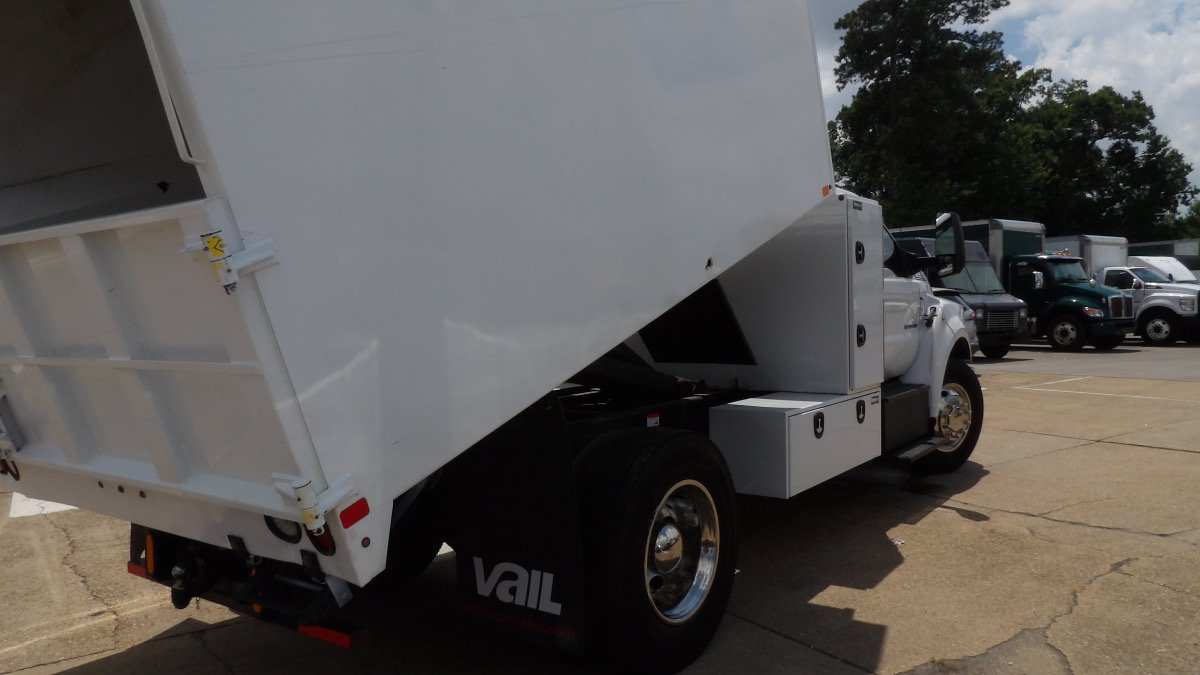 Used 2023 Ford F650 2WD Regular Cab Super Duty image 29