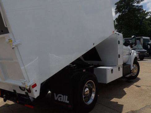 Used 2023 Ford F650 2WD Regular Cab Super Duty image 29