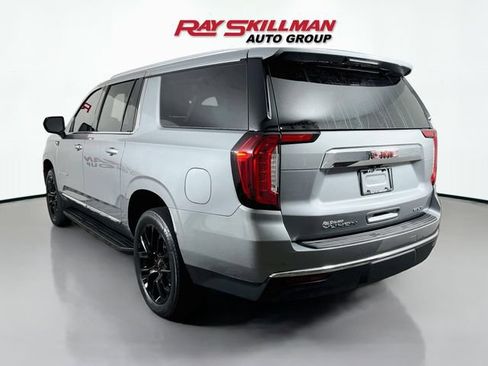 Used 2023 GMC Yukon XL SLT AWD/4WD image 5