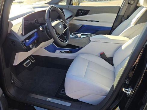 New 2026 Cadillac Optiq Luxury 1 image 23