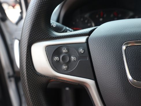 Used 2024 GMC Terrain SLE AWD/4WD image 15
