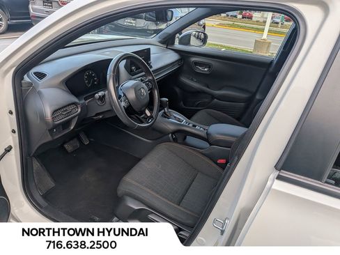 Used 2023 Honda HR-V Sport image 9