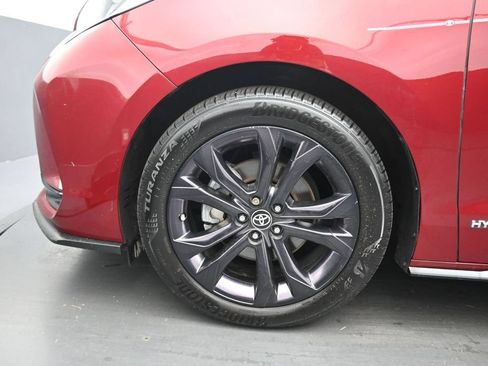 Used 2021 Toyota Sienna XSE FWD image 63