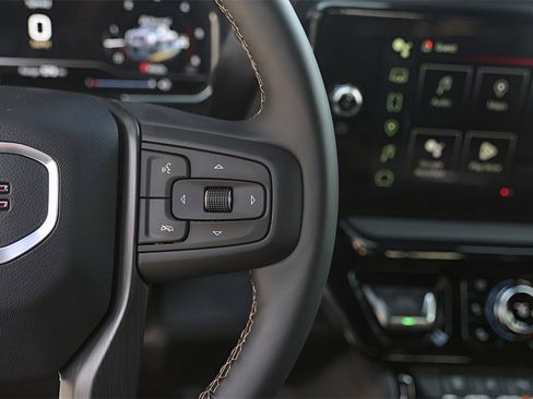 Used 2025 GMC Sierra 2500 AT4 w/ AT4 Premium Plus Package image 11