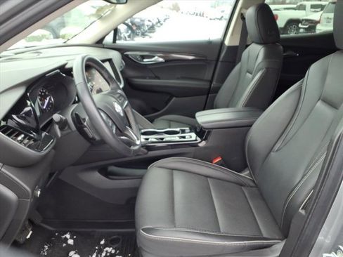 Used 2023 Buick Envision Essence image 24