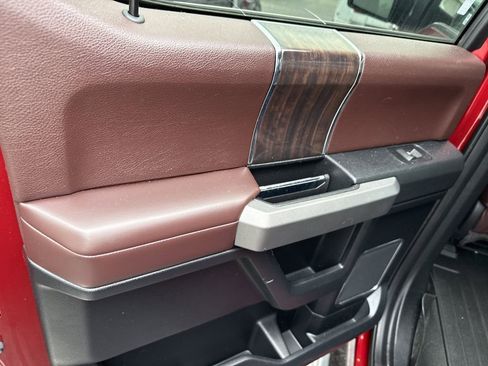 Used 2017 Ford F150 Platinum w/ Equipment Group 701A Luxury image 17