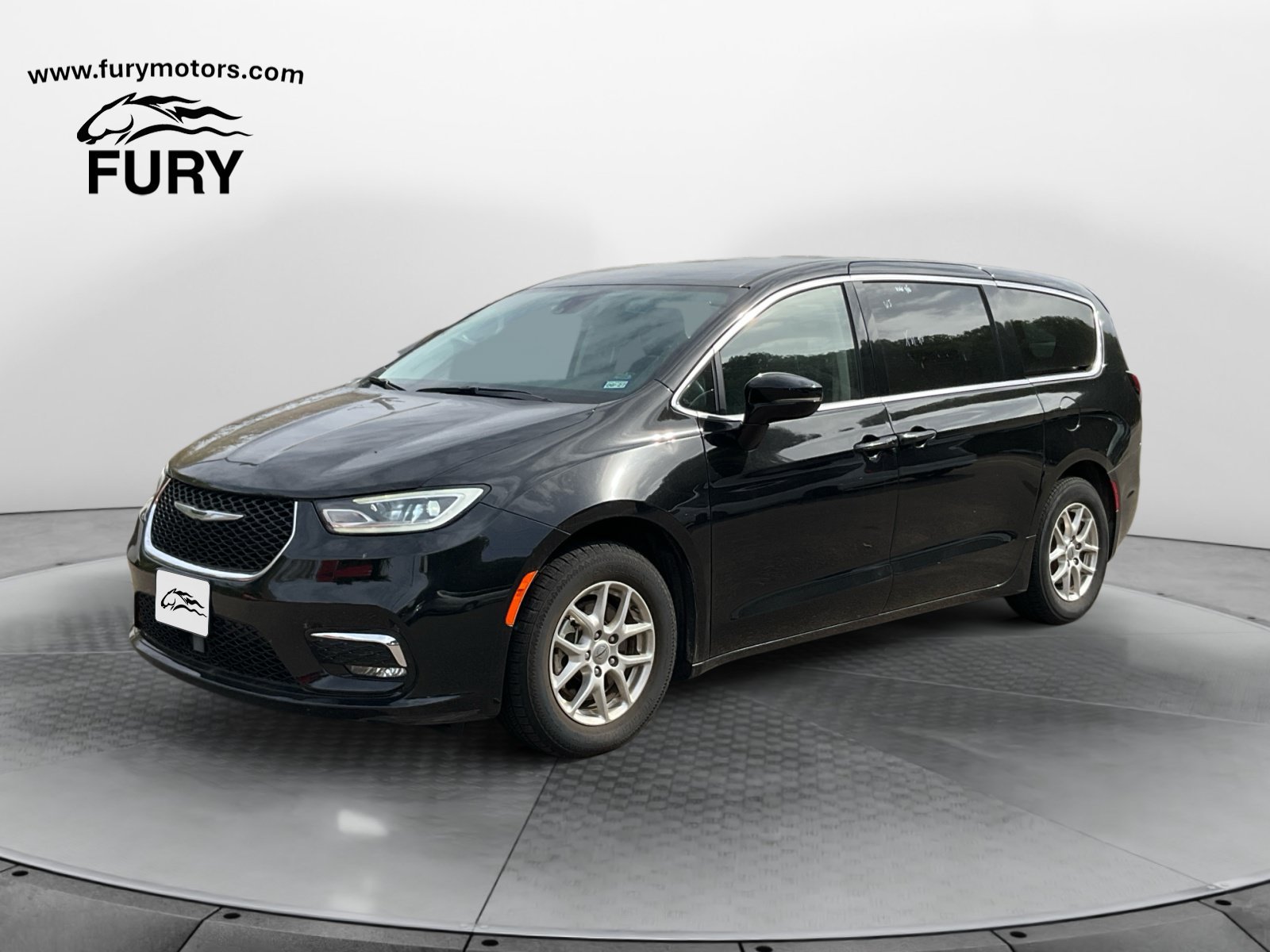 Used 2024 Chrysler Pacifica Touring-L FWD image 8