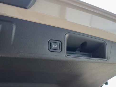 Used 2022 GMC Terrain AT4 image 37