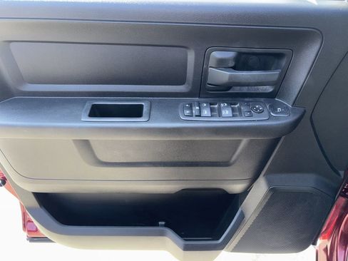 Used 2024 RAM 2500 Tradesman w/ Chrome Appearance Group image 9