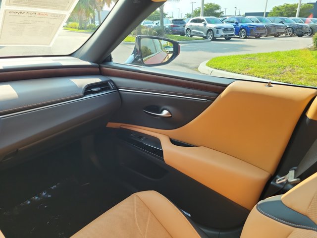 Used 2024 Lexus ES 350 w/ Technology Package FWD image 15