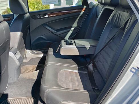Used 2012 Volkswagen Passat 2.5 SEL image 17
