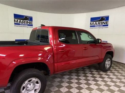 Used 2022 Toyota Tacoma SR w/ SR Convenience Package image 2