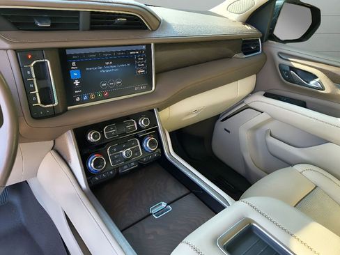 Used 2021 GMC Yukon Denali w/ Denali Ultimate Package image 25