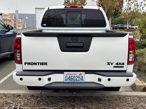 Used 2021 Nissan Frontier SV w/ Midnight Edition Floor Mats image 4