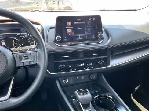 Used 2023 Nissan Rogue SV FWD image 5