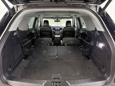 Used 2022 Ford Explorer Limited w/ Equipment Group 301A RWD image 36