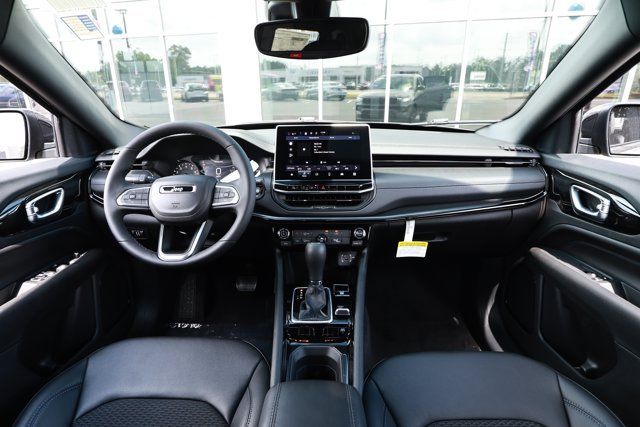 New 2026 Jeep Compass Latitude AWD/4WD image 30