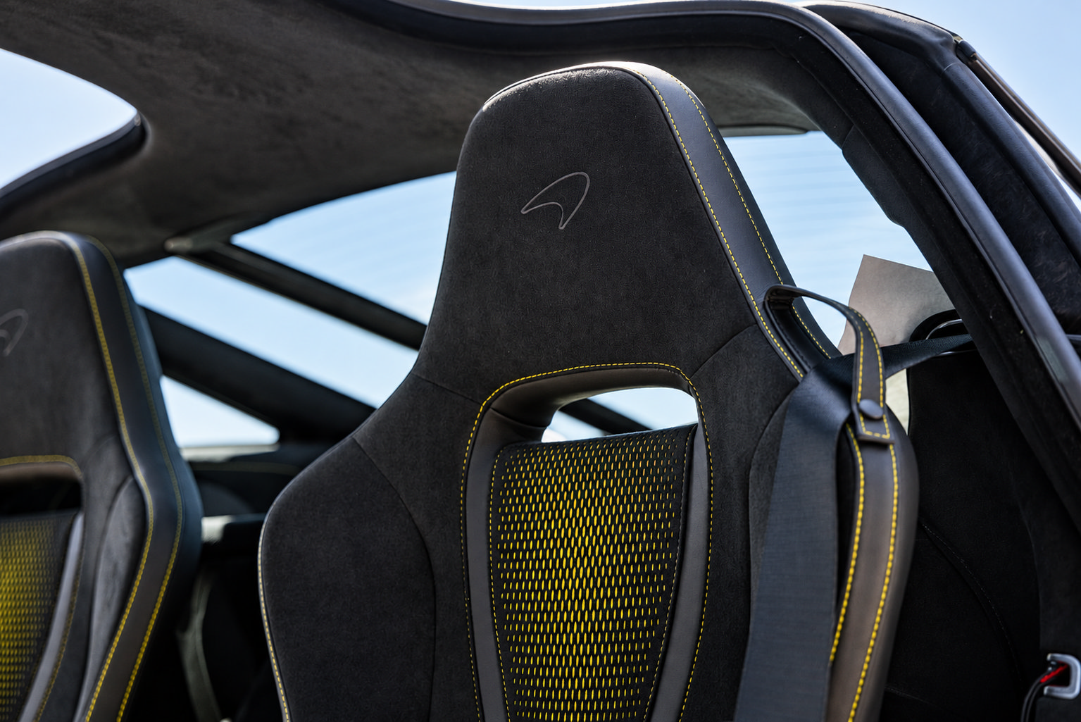 Used 2024 McLaren 750S RWD image 17