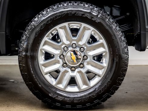 Used 2025 Chevrolet Silverado 3500 High Country w/ Technology Package AWD/4WD image 38