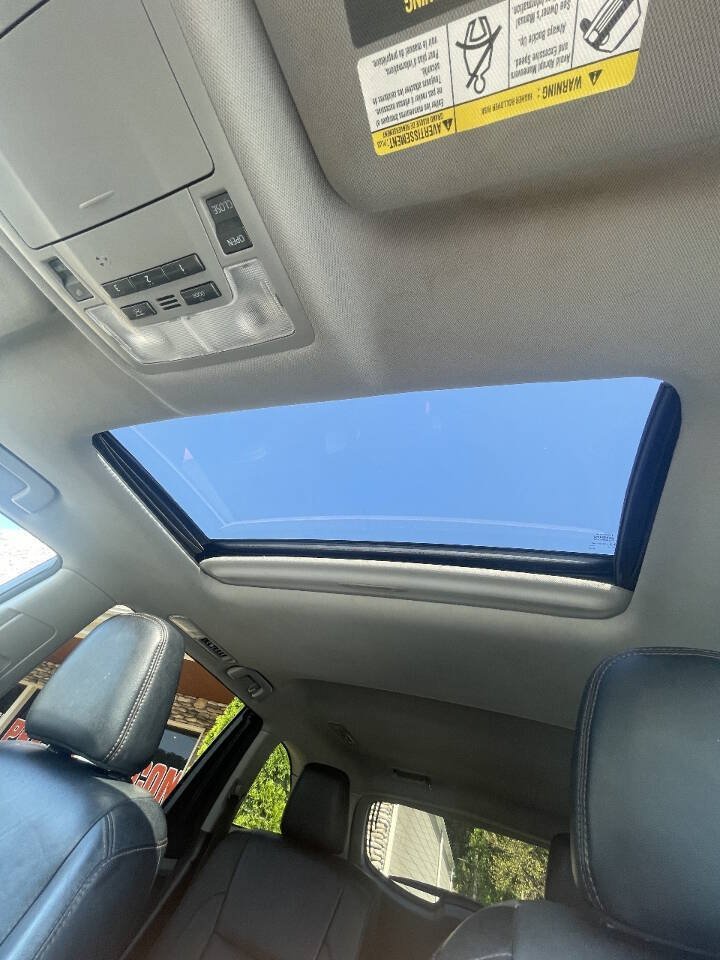Used 2017 Toyota Highlander XLE FWD image 29