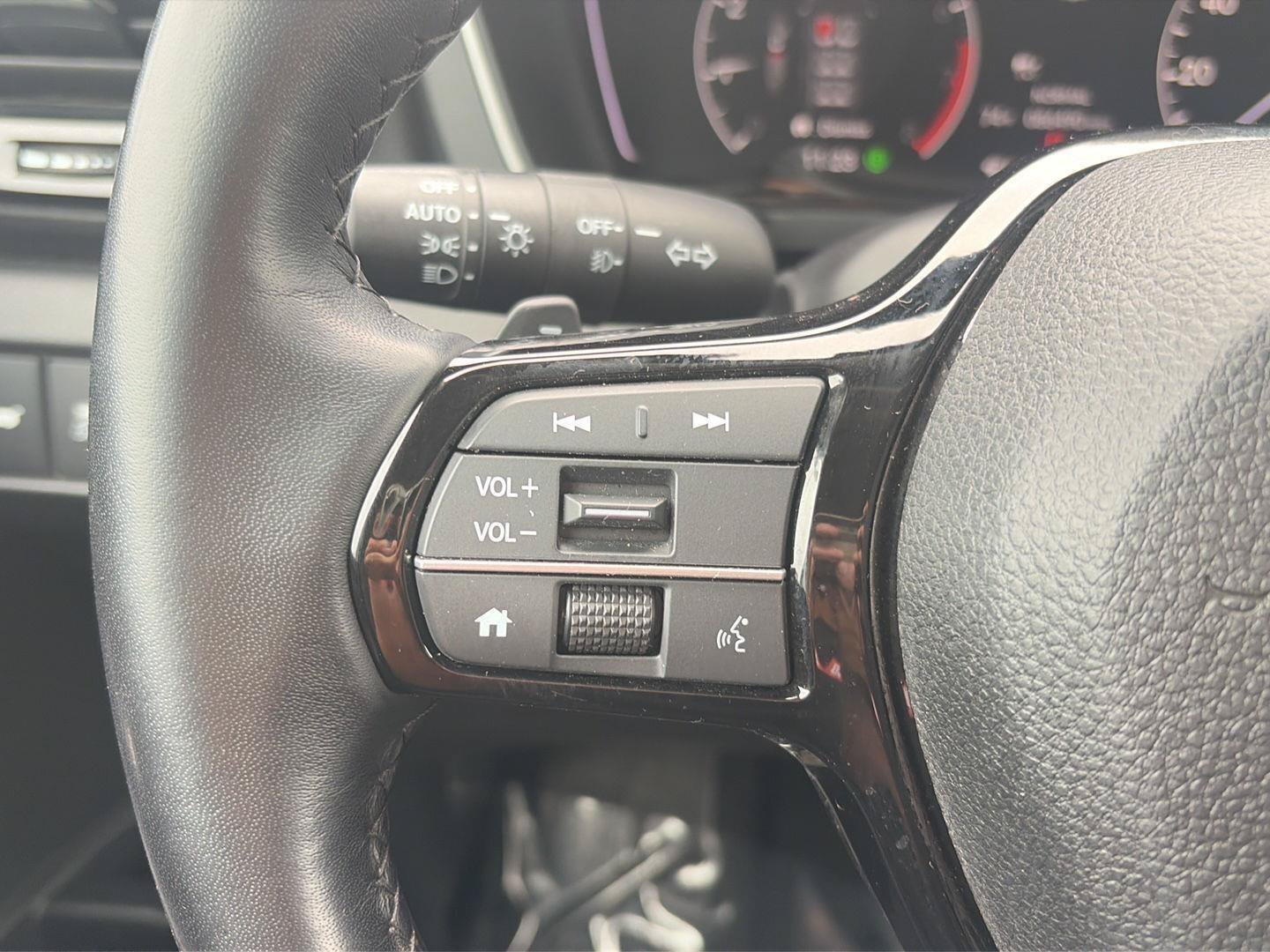Used 2023 Honda Pilot EX-L image 7