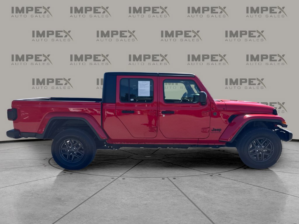 Used 2024 Jeep Gladiator Sport AWD/4WD image 6