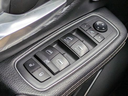 Used 2021 RAM 1500 Laramie AWD/4WD image 24