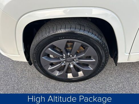 Used 2019 Jeep Cherokee High Altitude image 15
