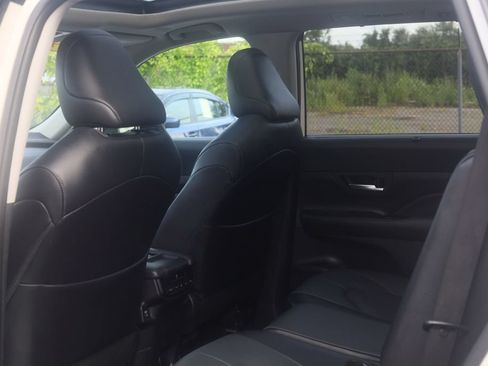 Used 2024 Toyota Grand Highlander AWD image 33