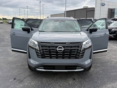 New 2026 Nissan Pathfinder Platinum AWD/4WD image 24