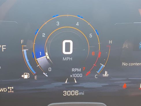 Used 2025 Chevrolet Traverse Z71 w/ Enhanced Driving Package image 13