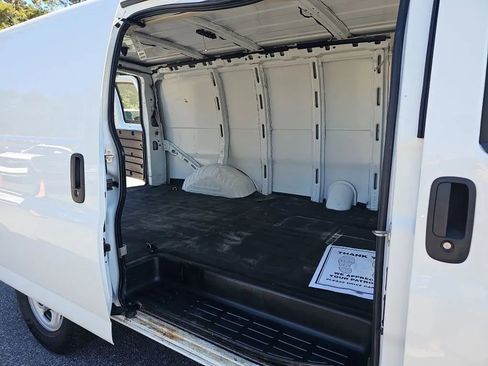 Used 2023 GMC Savana 2500 w/ Driver Convenience Package image 17
