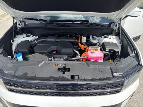 Used 2025 Hyundai Santa Fe Calligraphy image 11