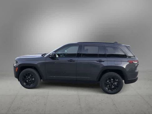 New 2026 Jeep Grand Cherokee Altitude image 4