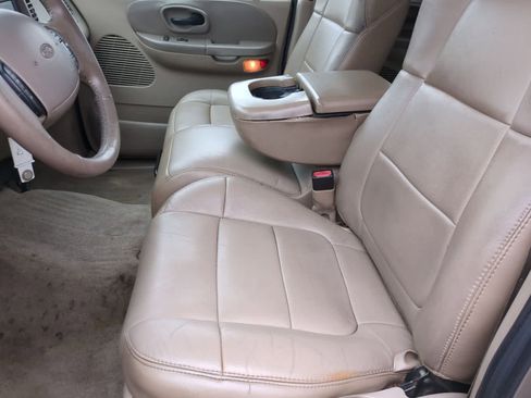 Used 2001 Ford F150 Lariat AWD/4WD image 16