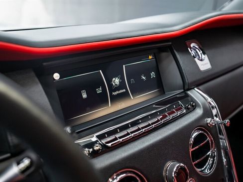 Used 2020 Rolls-Royce Cullinan image 13