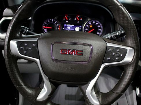 Used 2023 GMC Acadia SLE w/ Driver Convenience Package image 11