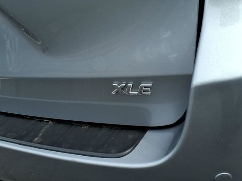Certified 2017 Toyota Sienna XLE image 7