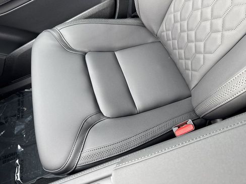 New 2025 Volvo XC90 T8 Plus w/ Protection Package Premier image 28