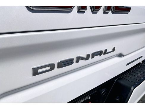 Used 2023 GMC Sierra 1500 Denali AWD/4WD image 9