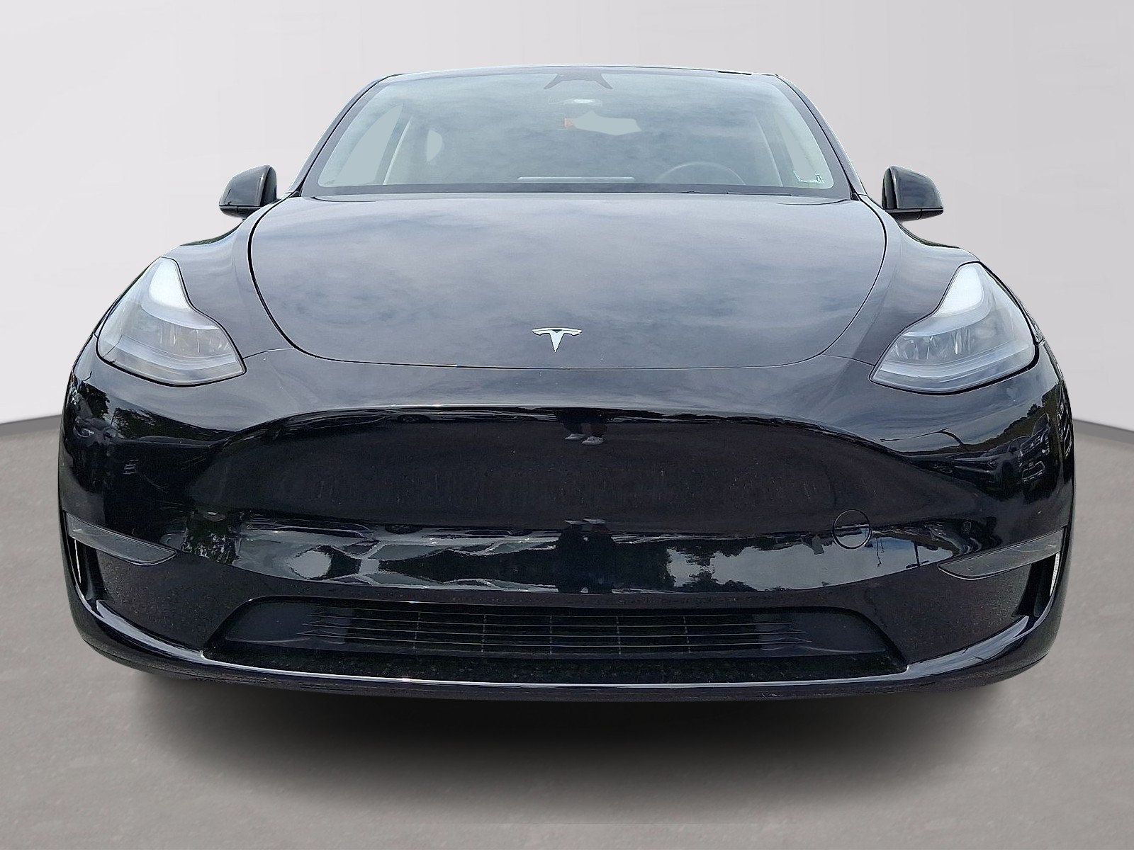Used 2024 Tesla Model Y Long Range RWD image 2