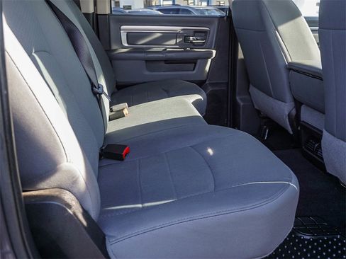 Used 2018 RAM 1500 Classic SLT image 15