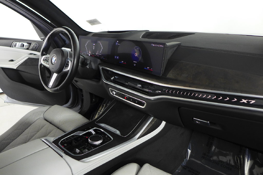 Used 2023 BMW X7 xDrive40i w/ M Sport Package AWD/4WD image 13