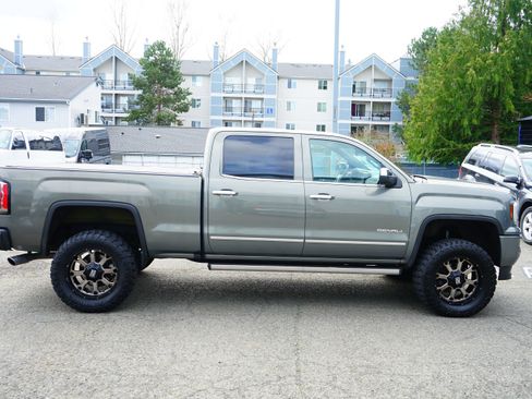 Used 2017 GMC Sierra 1500 Denali w/ Denali Ultimate Package AWD/4WD image 6